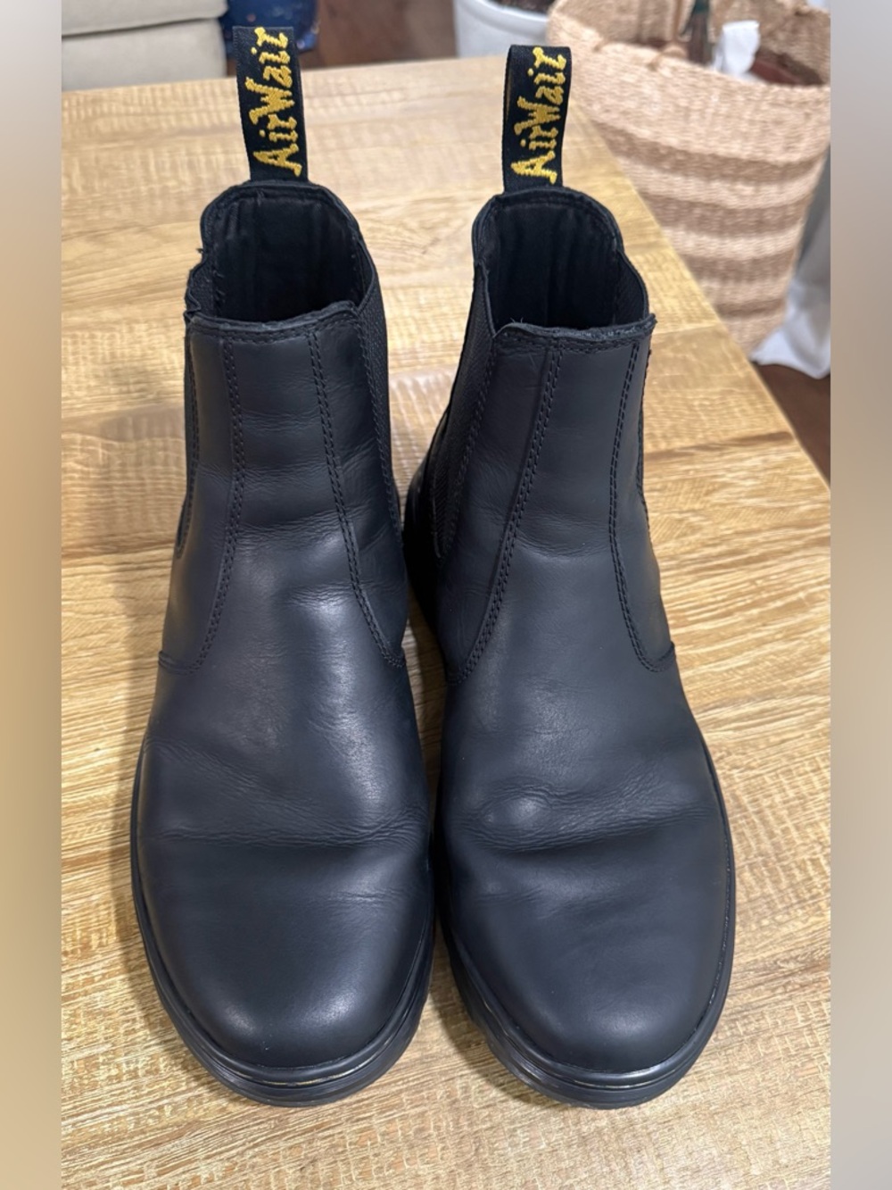 Dr. Martens Embury Chelsea Boots size 12 in Black - Picture 5 of 9